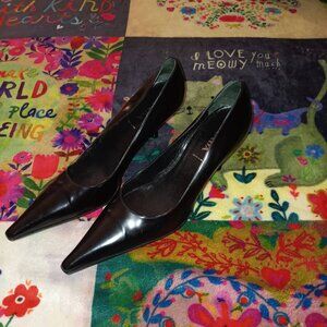 Prada italian black patent leather heals size EU 39.5